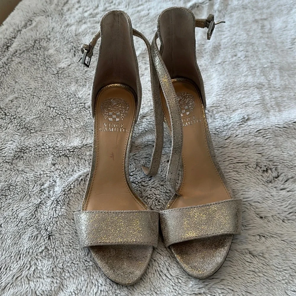 Heels - Picture 1 of 3